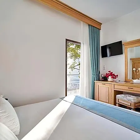 Evlogia Seafront And Anex By Greek Pride