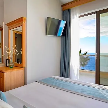 Hotel Evlogia Seafront And Anex By Greek Pride 4*